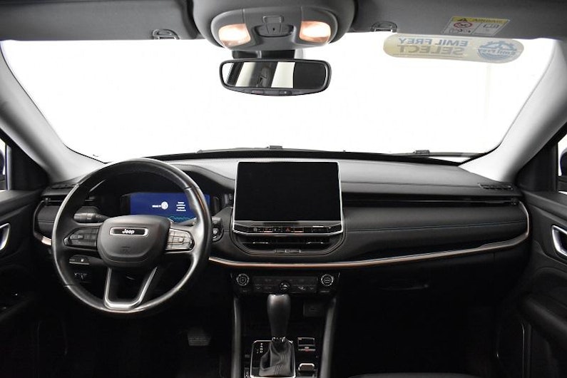 Vehicle image JEEP COMPASS