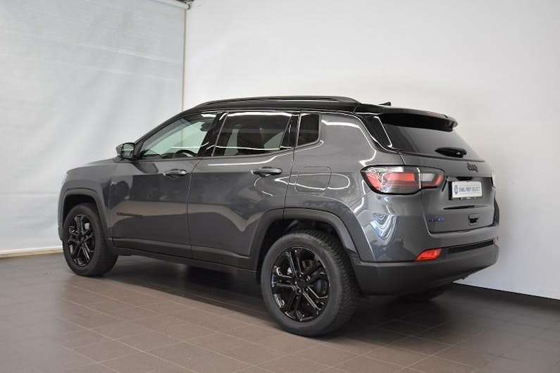 Vehicle image JEEP COMPASS