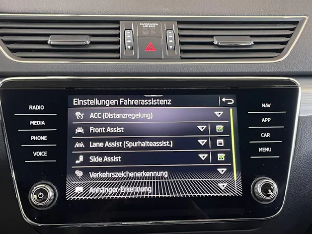 Škoda Superb Combi 2.0 TDI Ambition DSG