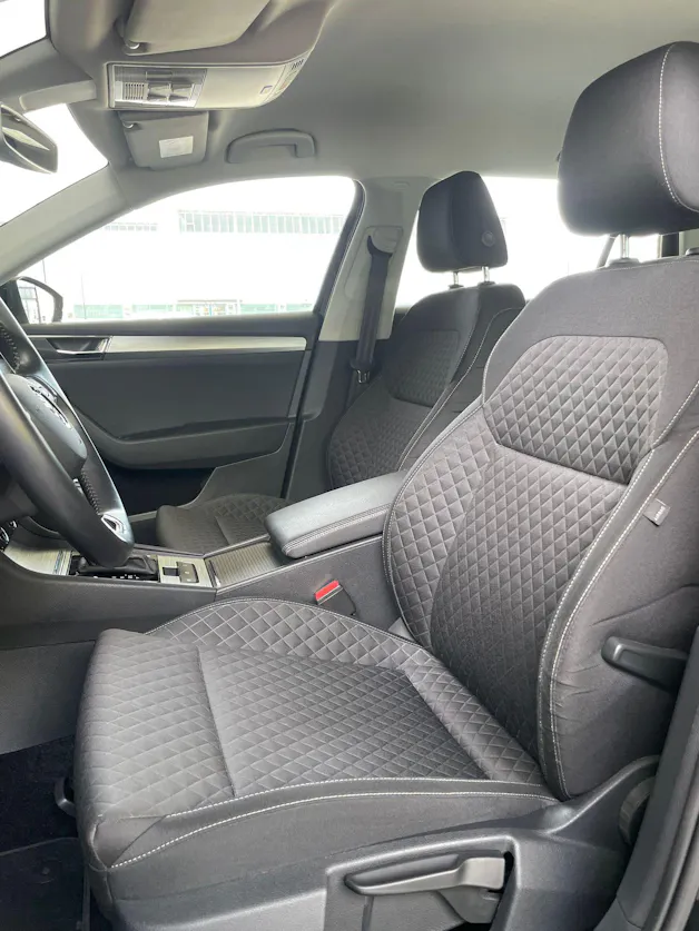Škoda Superb Combi 2.0 TDI Ambition DSG