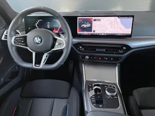 BMW 330i xDrive SAG Touring