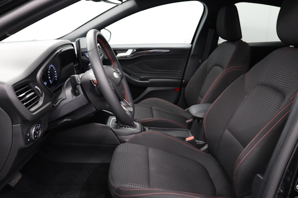 FORD Focus 1.0i EcoB Hybrid 155 ST-Line 2