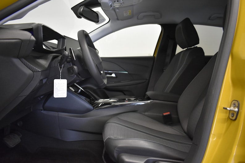 Vehicle image PEUGEOT 208