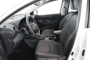 Vehicle image TOYOTA Yaris 1.5 VVT-i HSD Trend
