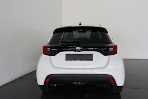 Vehicle image TOYOTA Yaris 1.5 VVT-i HSD Trend