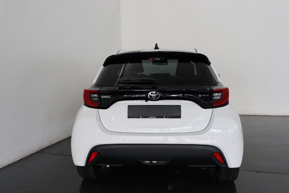 TOYOTA Yaris 1.5 VVT-i HSD Trend 3