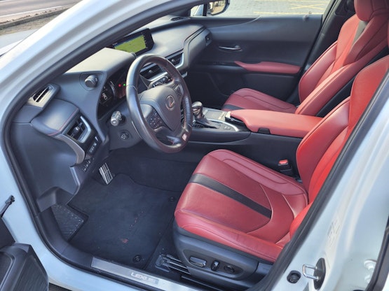 Vehicle image 8