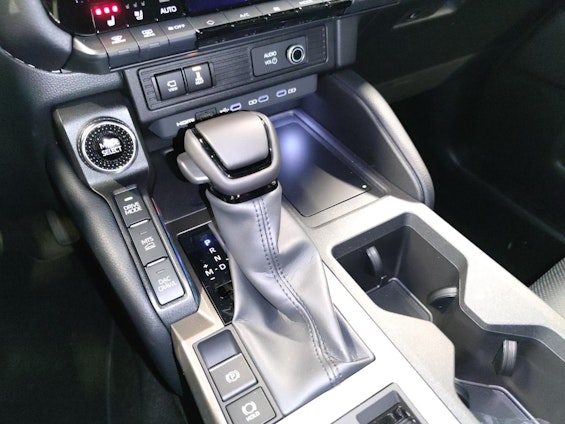Vehicle image 18