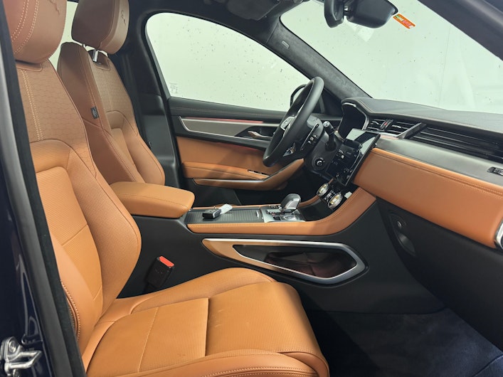 Vehicle image JAGUAR F-PACE