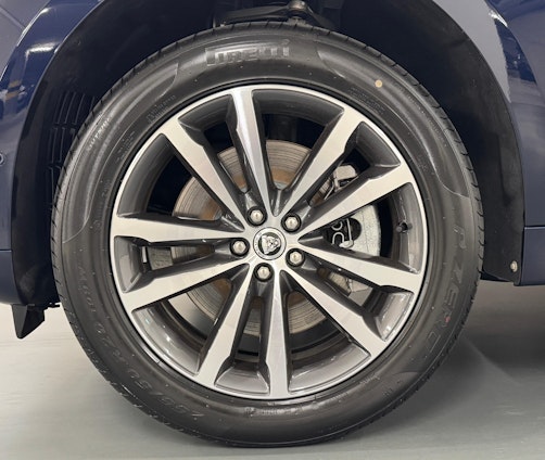 Vehicle image 5 Vehicle image 5