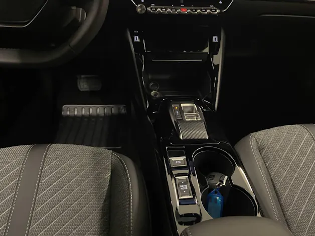 Peugeot 2008 1.2 Hybrid Allure Premium
