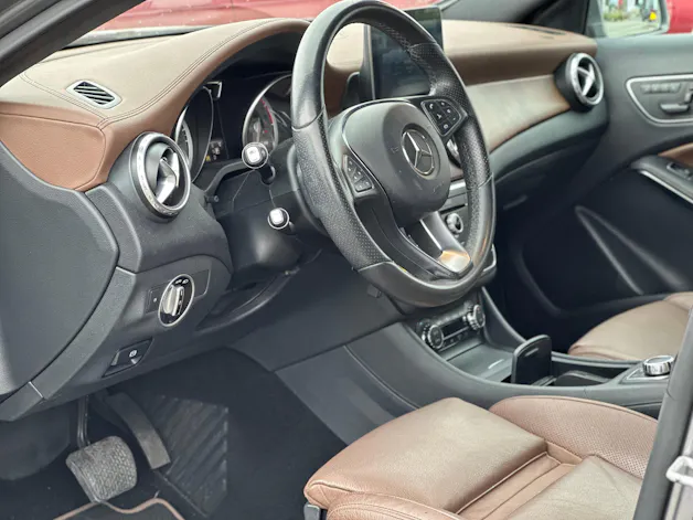 Mercedes-Benz GLA 250 Urban 4m