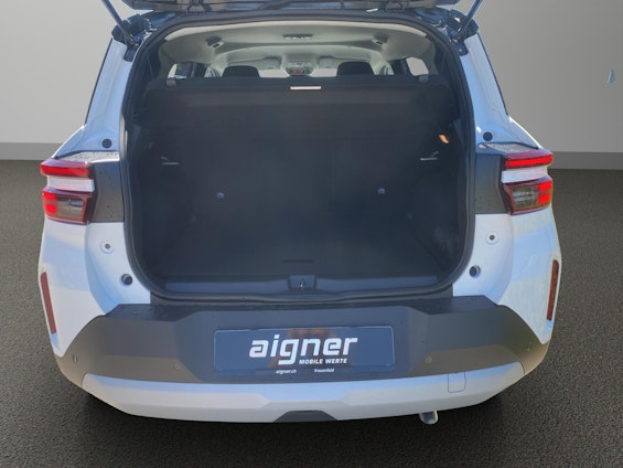 Vehicle image 8 Vehicle image 8