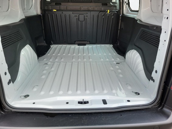 Vehicle image 14 Vehicle image 14