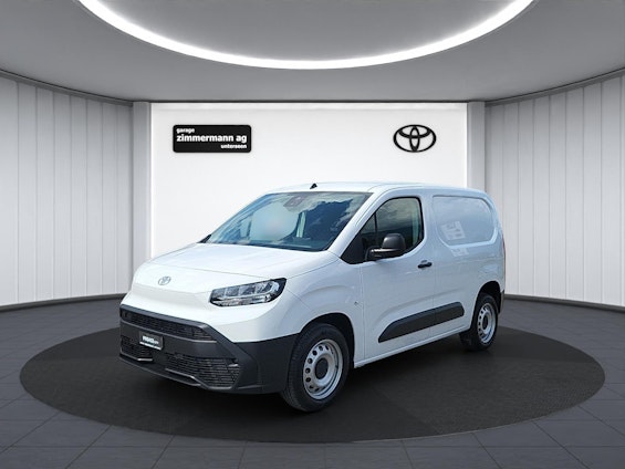 First vehicle image