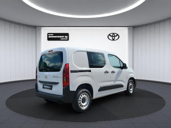 Vehicle image 6 Vehicle image 6