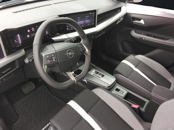 Vehicle image 3 Vehicle image 3