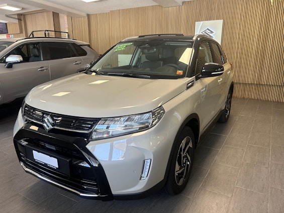 Vehicle image 5