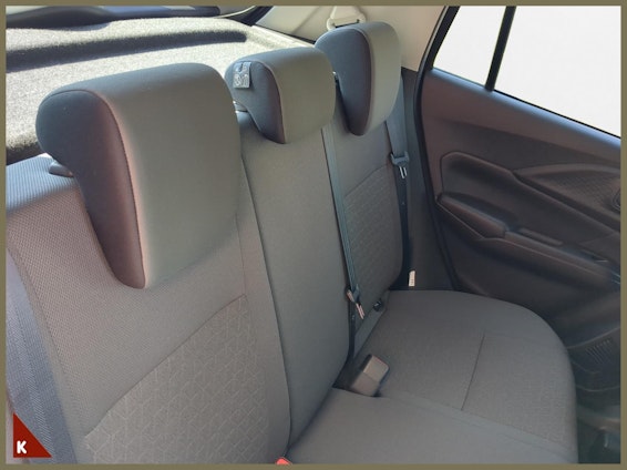 Vehicle image 18 Vehicle image 18