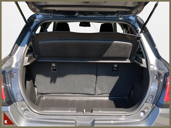 Vehicle image 19 Vehicle image 19