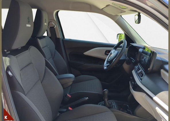 Vehicle image 17 Vehicle image 17