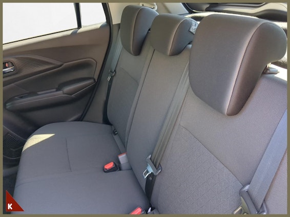 Vehicle image 12 Vehicle image 12