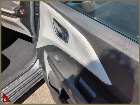 Vehicle image 16 Vehicle image 16