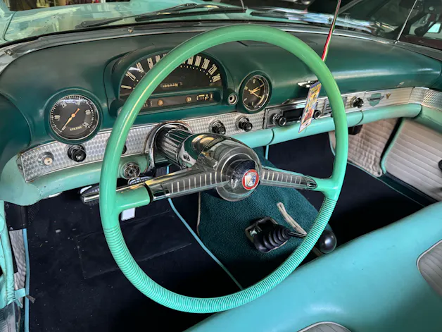 Ford Thunderbird 4.8