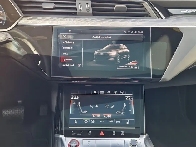 Audi e-tron S quattro