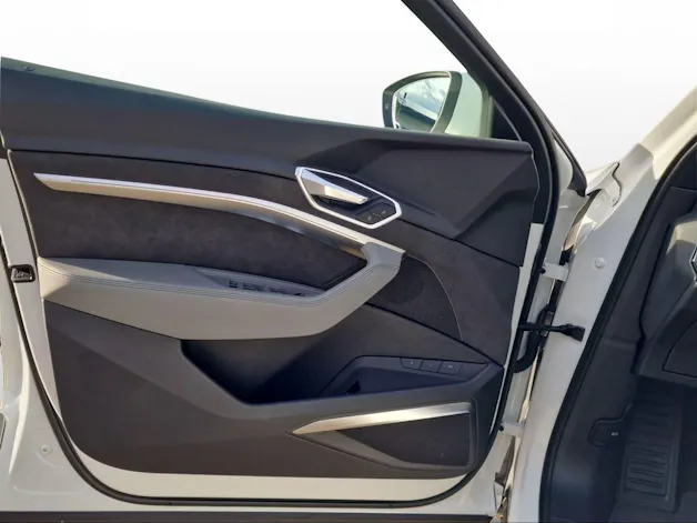 Audi e-tron S quattro