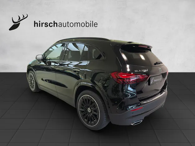 Mercedes-Benz GLA 200 7G-DCT