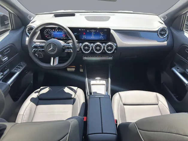 Mercedes-Benz GLA 250 Swiss Star AMG Line 4matic