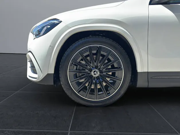 Mercedes-Benz GLA 250 Swiss Star AMG Line 4matic