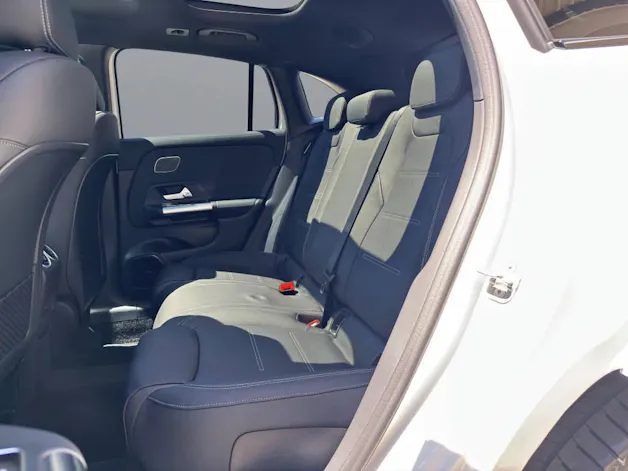 Mercedes-Benz GLA 250 Swiss Star AMG Line 4matic