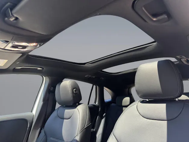Mercedes-Benz GLA 250 Swiss Star AMG Line 4matic