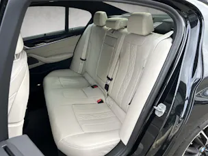 BMW M550i xDrive SAG
