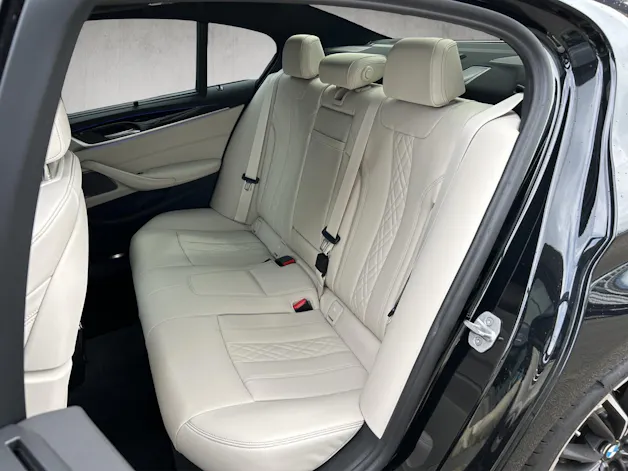 BMW M550i xDrive SAG