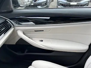 BMW M550i xDrive SAG