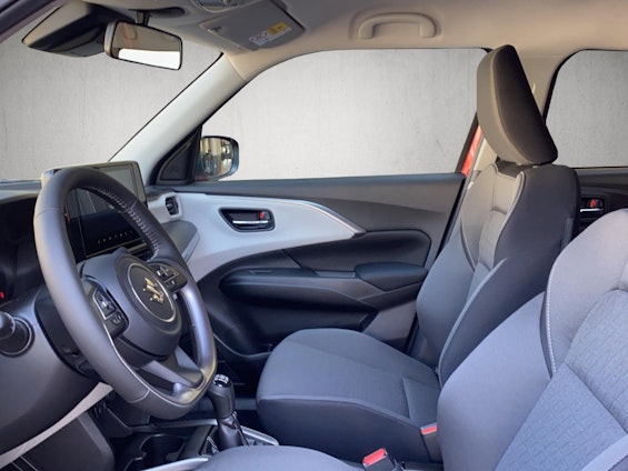 Vehicle image 6