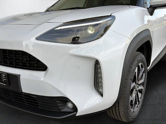 Vehicle image 11