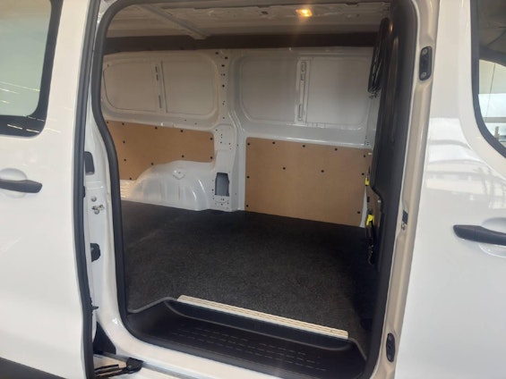 Vehicle image 10 Vehicle image 10