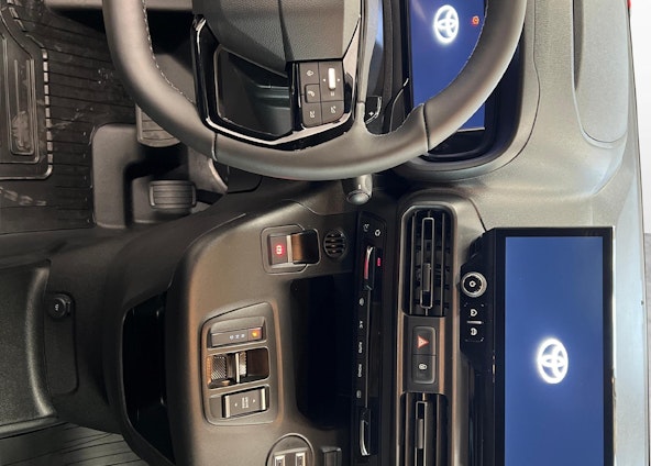 Vehicle image 9 Vehicle image 9