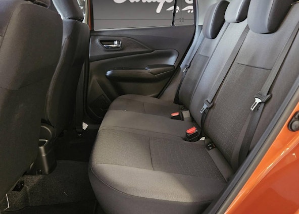 Vehicle image 3 Vehicle image 3