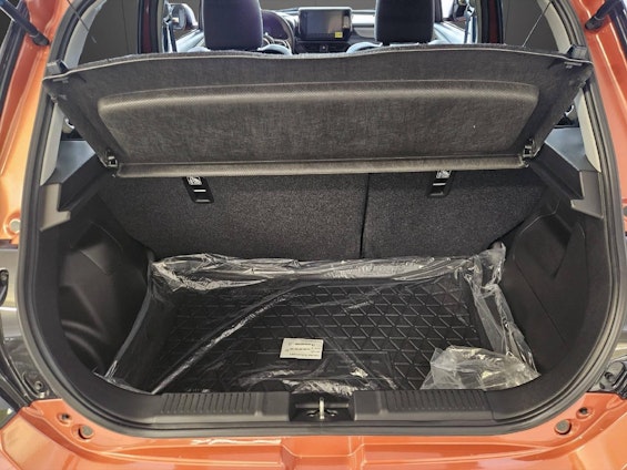 Vehicle image 7 Vehicle image 7