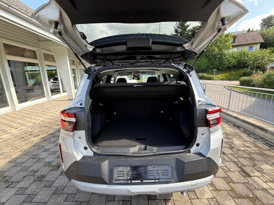 Vehicle image 6 Vehicle image 6