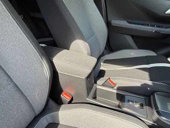 Vehicle image 27 Vehicle image 27