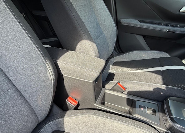 Vehicle image 9 Vehicle image 9