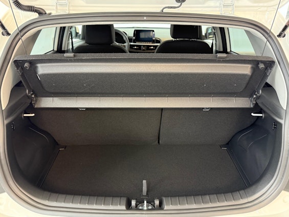 Vehicle image 13 Vehicle image 13