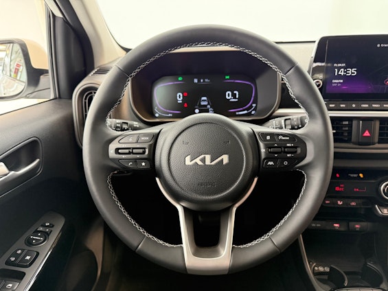 Vehicle image 9 Vehicle image 9