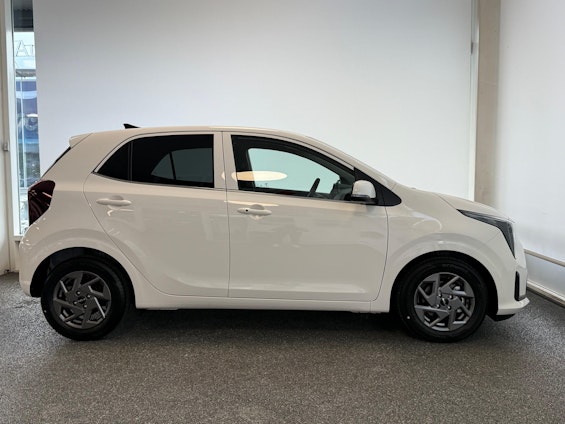 Vehicle image 3 Vehicle image 3